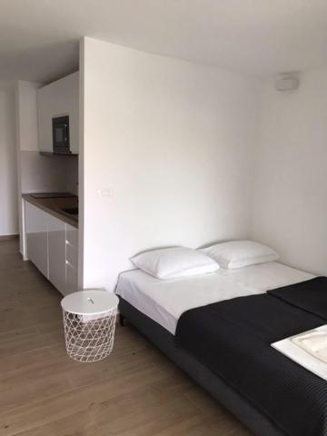 Apartments Haramincic M&B 斯塔拉诺瓦利亚 外观 照片