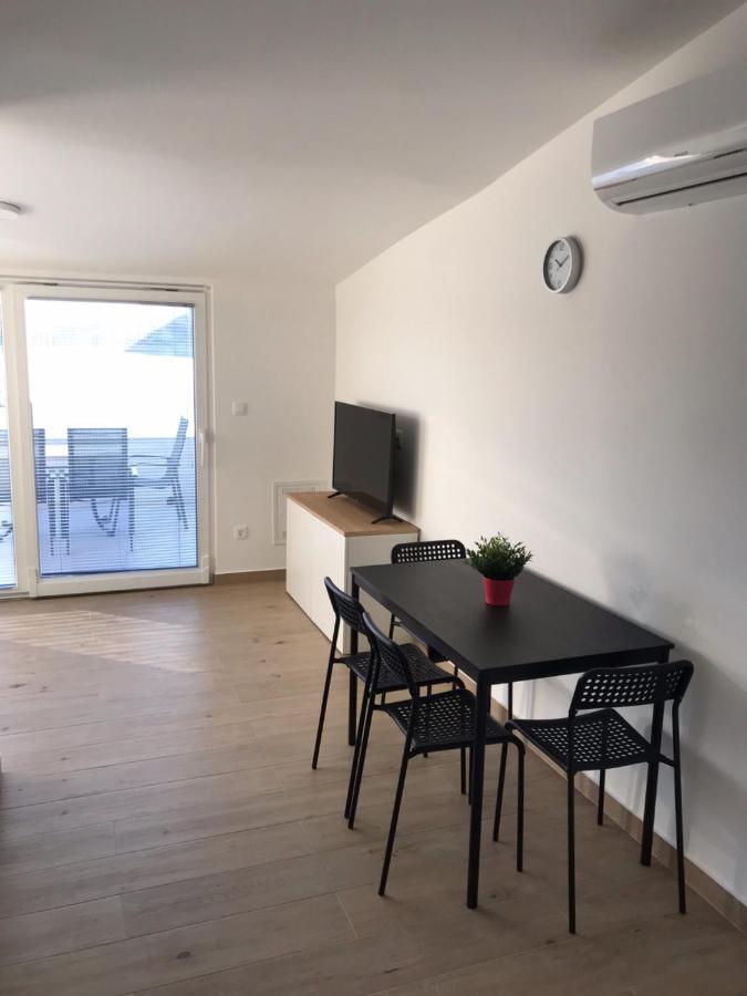 Apartments Haramincic M&B 斯塔拉诺瓦利亚 外观 照片